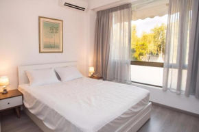 Beachside Bliss Central 1-Bedroom in Glyfada